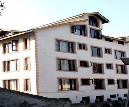 Hotel Welcome Residency Сринагар Экстерьер фото
