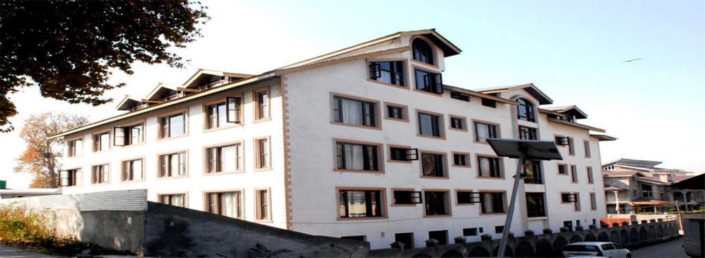 Hotel Welcome Residency Сринагар Экстерьер фото