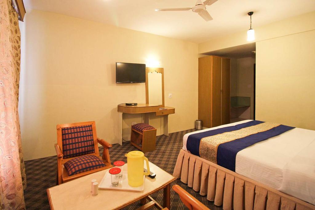 Hotel Welcome Residency Сринагар Экстерьер фото