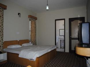 Hotel Welcome Residency Сринагар Экстерьер фото